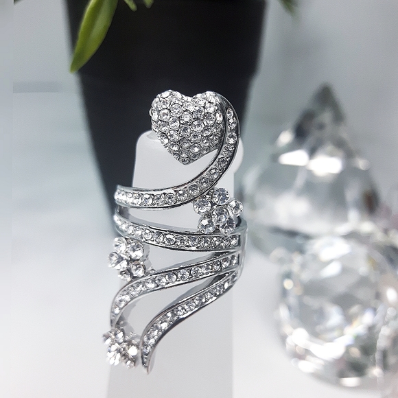 Fashion Jewelry Jewelry - 🆕️ Heart Crystal Rhinestones💖Fashion Silver Tone Ring